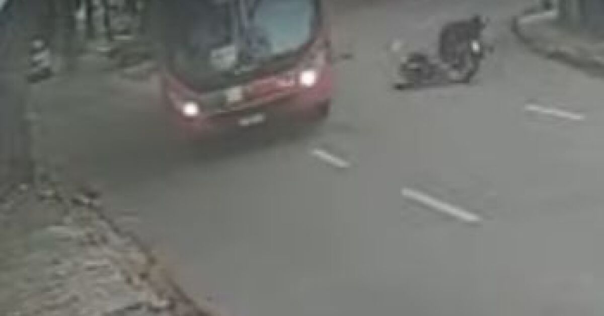 Motociclista morre ao tentar desviar de bueiro no Recife.