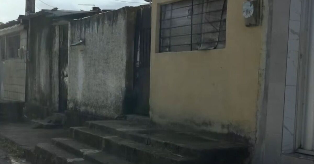 Casa em Paulista onde ocorreu a tentativa de duplo homic&iacute;dio.