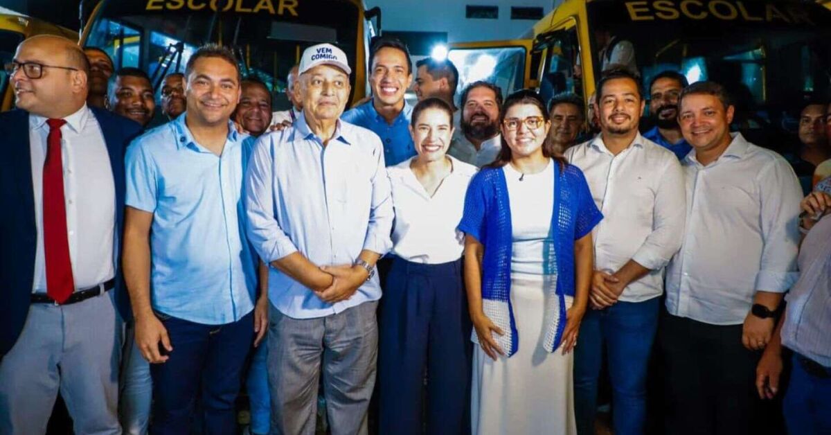 Governadora Raquel Lyra entrega novos &ocirc;nibus escolares em Paulista.