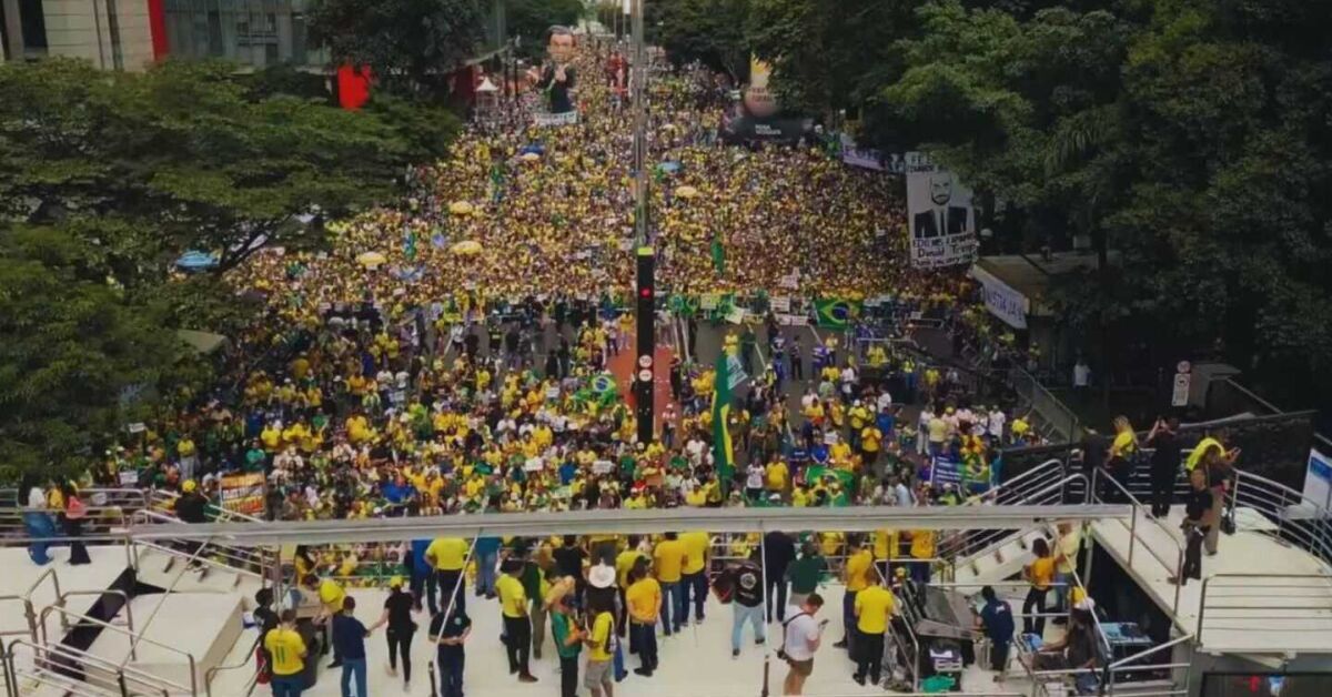 Manifesta&ccedil;&atilde;o da direita na Avenida Paulista.