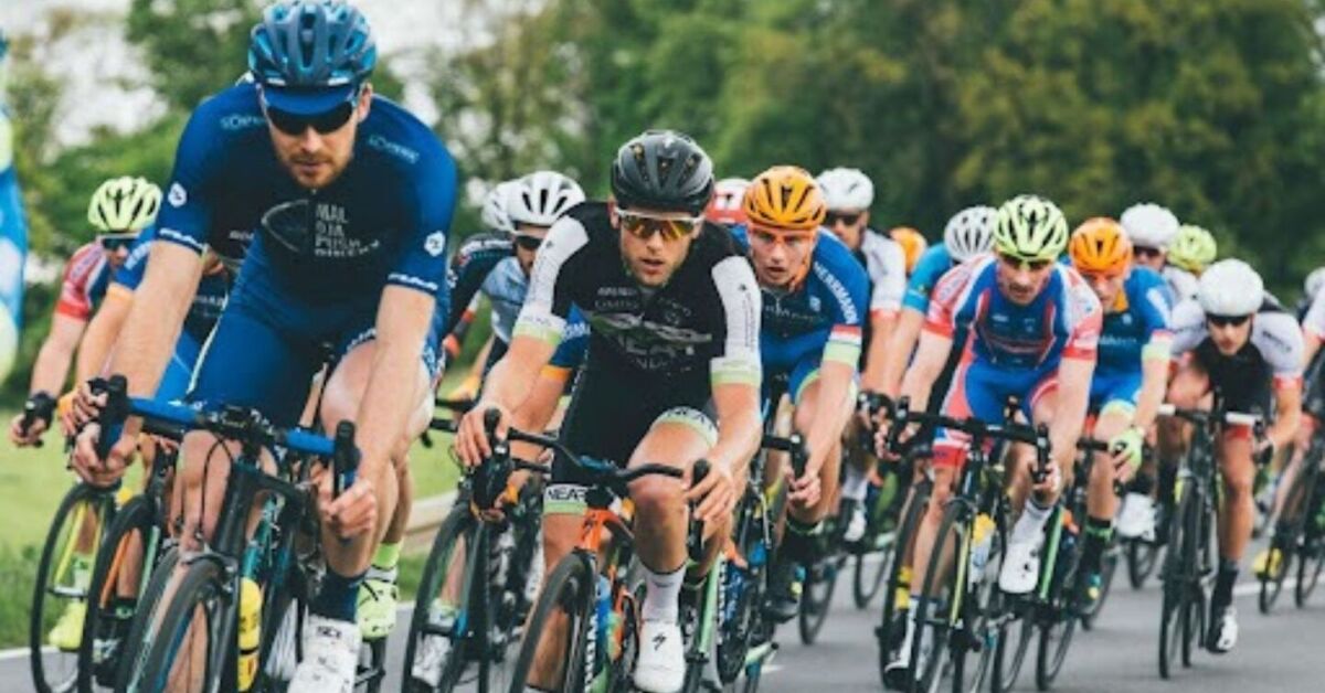 Ciclistas em atividade