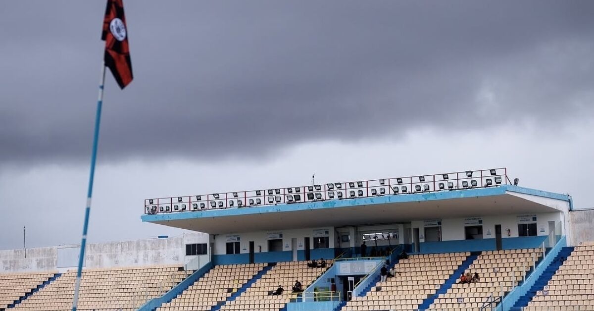  Est&aacute;dio Nhozinho Santos