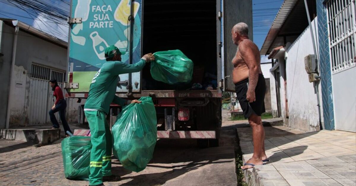 Coletiva seletiva em Paulista.