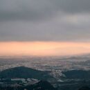 Nuvens carregadas cobrem a cidade de S&atilde;o Paulo durante alerta de temporal emitido pela Defesa Civil para todo o estado.