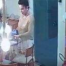 Advogada foi flagrada furtando dois aparelhos celulares. 