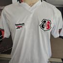 Camisa falsa do Santa Cruz comercializada em quiosque dentro do Arruda.