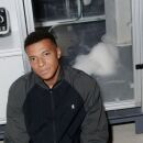Mbapp&eacute; pede desculpas ap&oacute;s problemas na China.