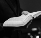 Diante das den&uacute;ncias de abusos contra pastores, bancada evang&eacute;lica mant&eacute;m sil&ecirc;ncio.