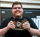 Caz&eacute; &eacute; CONDENADO a pagar R$ 10 mil por "pedir cadeia" a homem de 22 anos que engravidou namorada de 15 anos.