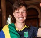 PARIS 2024: porta-bandeira do Brasil supera C&Acirc;NCER e disputar&aacute; a terceira Olimp&iacute;ada.