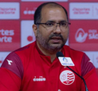 Vice-presidente de futebol Eduardo Granja em entrevista coletiva no N&aacute;utico