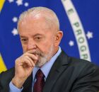 Presidente Lula pensando. 