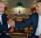 O candidato Junior Matuto apertando a m&atilde;o do Presidente Lula 