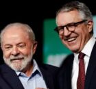 Lula ao lado de Padilha.