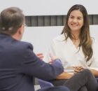 Mirella Almeida apresenta propostas para a economia de Olinda.