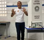 Prefeito Lup&eacute;rcio vota em Olinda.