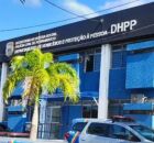 Os policiais fizeram o isolamento da &aacute;rea, para preservar o trabalho dos peritos, e apresentaram o vigilante no DHPP, para esclarecimento dos fatos.