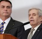 General Heleno ao lado de Jair Bolsonaro.