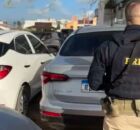 Agentes da PRF apreendem carro roubado no Recife