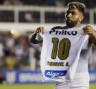 Gabigol est&aacute; de volta ao Santos em 2026.