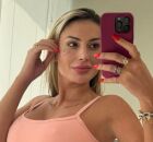 ANDRESSA URACH divulga lista de famosos que j&aacute; ficou em retrospectiva e causa pol&ecirc;mica