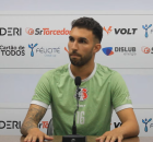 SANTA CRUZ: Henrique Lordelo revela press&atilde;o interna e busca evolu&ccedil;&atilde;o em amistosos de pr&eacute;-temporada