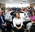 Raquel Lyra e Priscila Krause em reuni&atilde;o do Juntos pela Seguran&ccedil;a.