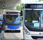 &Ocirc;nibus do Grande Recife em terminal. 
