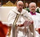 Papa Francisco apresenta melhora leve e cont&iacute;nua, revela Vaticano nesta quarta-feira (26)