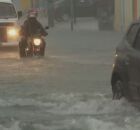 Ruas alagas no Grande Recife.