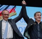 Friedrich Merz ao lado de Markus Soeder.