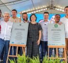 Vice-governadora Priscila Krause com ministro Jader FIlho na entrega do Morar bem PE 