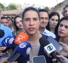 Governadora Raquel Lyra em entrevista no Jardim Monte Verde, em Jaboat&atilde;o dos Guararapes