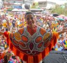 Governadora Raquel Lyra prestigia Carnaval em Nazar&eacute; da Mata e celebra Maracatu