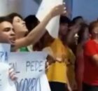 A manifesta&ccedil;&atilde;o ocorreu enquanto a cerim&ocirc;nia era transmitida ao vivo pelo canal do Minist&eacute;rio da Educa&ccedil;&atilde;o no YouTube.