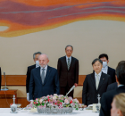 Presidente Lula ao lado do&nbsp;Imperador Naruhito&nbsp;em jantar.