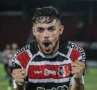 Jogador do Santa Cruz.