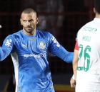 Goleiro Weverton, do Palmeiras, em jogo contra a equipe do Sport, no Est&aacute;dio Ilha do Retiro. 