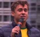 Nikolas Ferreira durante ato na Avenida Paulista.