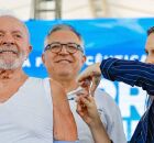 Presidente Lula &eacute; vacinado.