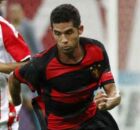 Santa Cruz encaminha acerto com Renato, ex-jogador do Sport