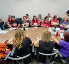 Professores do Recife suspendem greve temporariamente para reabrir negocia&ccedil;&otilde;es com prefeitura.