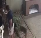 Momento em que delegado discute com morador; SDS afasta policial.