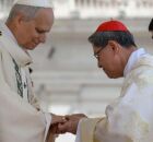 Papa Le&atilde;o XIV realiza Santa Missa para o in&iacute;cio de seu pontificado e recebe ins&iacute;gnias episcopais