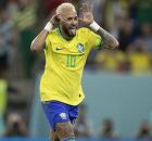 Neymar com a camisa da Sele&ccedil;&atilde;o Brasileira.