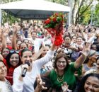 Governadora de Pernambuco, Raquel Lyra com mulheres. 