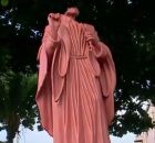 Est&aacute;tua de S&atilde;o Pedro destru&iacute;da por evang&eacute;lico, no Recife.
