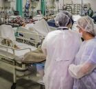 Ala de hospital durante atendimento m&eacute;dico.