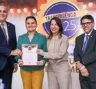 Prefeita  Elcione Ramos recebe o Selo Transpar&ecirc;ncia de Festejos Juninos em 2025.