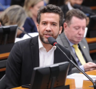 Deputado Andr&eacute; Janones. 